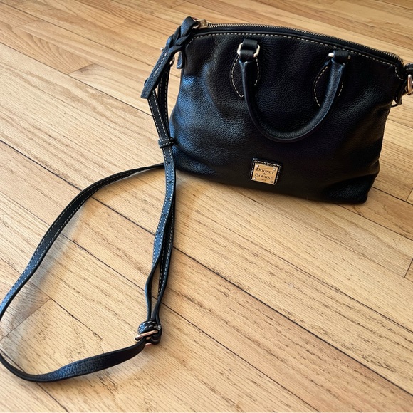 Dooney & Bourke Handbags - DOONEY & BOURKE SMALL BLACK LEATHER CROSSBODY BAG